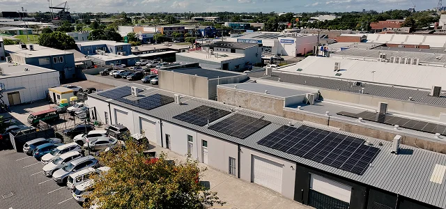 Commercial rooftop solar installation